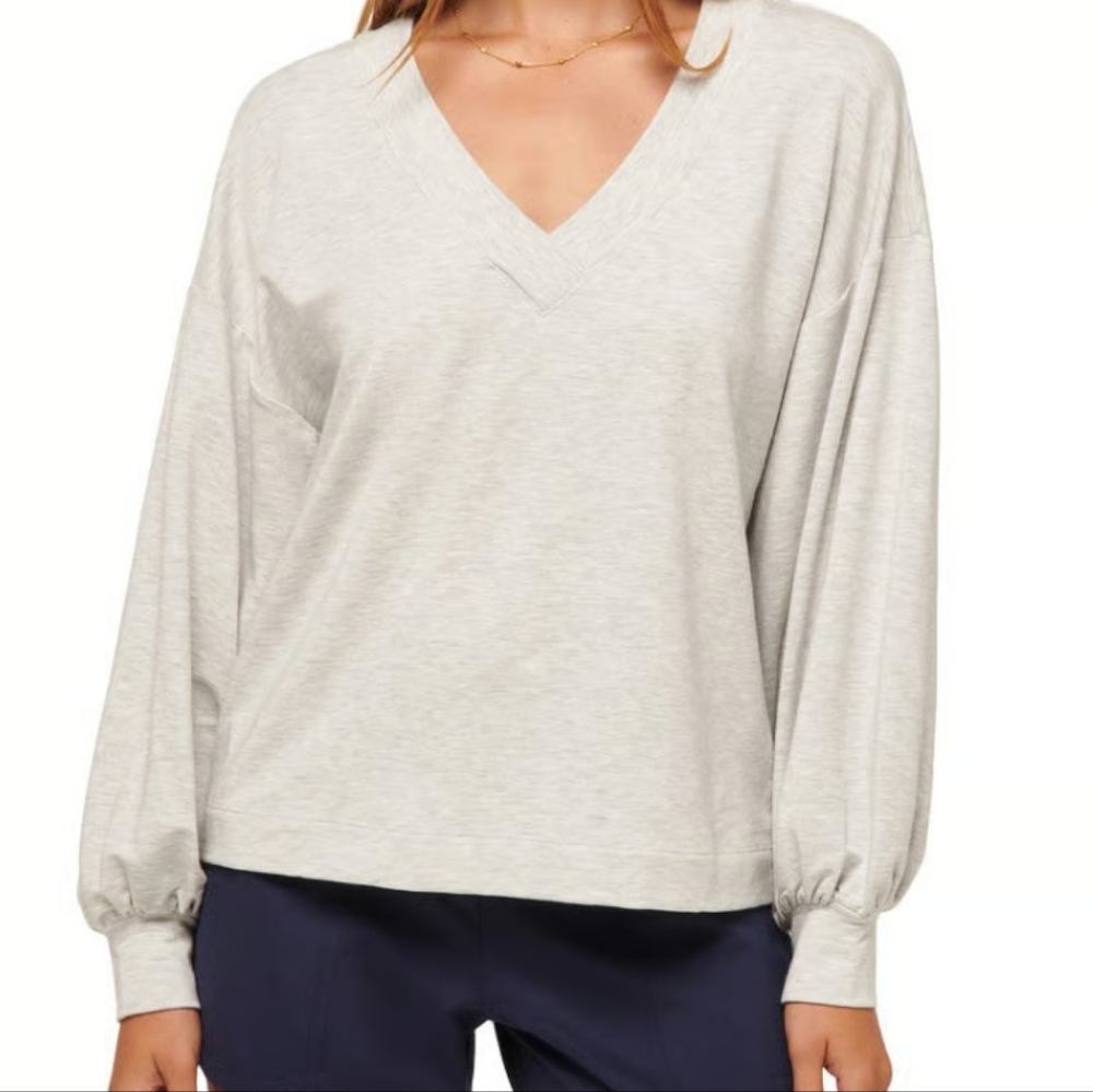 Travis Mathew Cloud Terry V Neck Pullover. Size Large.